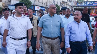 محافظ الإسكندرية يقود حملة مفاجئة لإعادة الانضباط بالعجمي