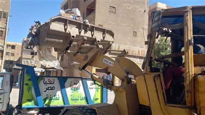 تكثيف أعمال النظافة ورفع المخلفات بمحاور وأحياء 6 أكتوبر