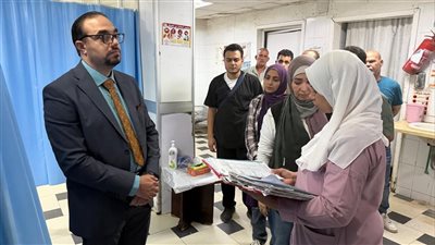 وكيل وزارة الصحة بالفيوم يجري مرورًا مفاجئًا على مستشفى الفيوم