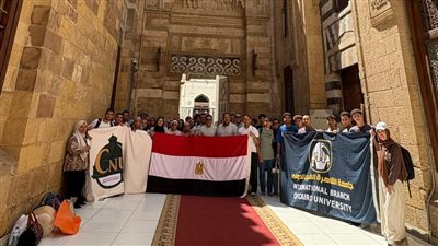 طلاب جامعة القاهرة الأهلية في جولة ميدانية لأبرز المعالم الأثرية
