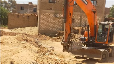 إحباط 6 حالات تعدٍ وبناء مخالف في المهد بمدينة أرمنت في الأقصر