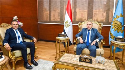 محافظ الغربية يبحث مع عميد طب طنطا دعم القطاع الطبي