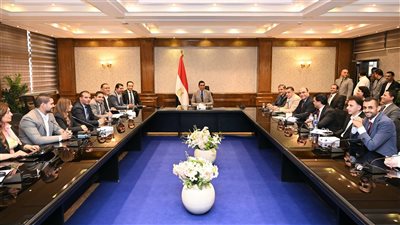وزير الرياضة يبحث مع الاتحادات الشبابية توحيد الرؤى والتكامل لتعزيز دور الشباب