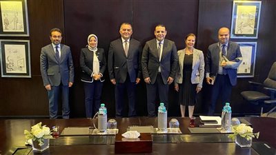 رئيسا جهاز التمثيل التجاري والبورصة يبحثان تعزيز الترويج الدولي لسوق المال وجذب الاستثمارات الأجنبية