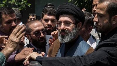 إعلام إيراني ينشر تسجيلًا لمجتبى خامنئي للمرة الأولى عقب تساؤلات حول حالته الصحية