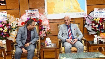 عبدالمولى يستقبل وكيل وزارة الصحة بأسيوط لبحث تعزيز التعاون المشترك