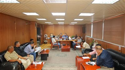 رئيس مياه البحيرة يلتقي مديري الفروع بالمحافظة