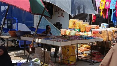 سوق الخميس بمؤسسة الزكاة.. توفير في الجيب أم مخاطرة على المائدة؟