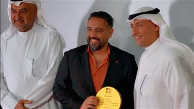 معرض فنى وتكريمات لرموز الفن والترفيه في ملتقى نجوم الوطن بالكويت