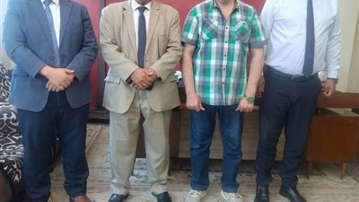 مديرية عمل البحر الأحمر تناقش  آليات دعم خريجات برامج التدريب المهني 