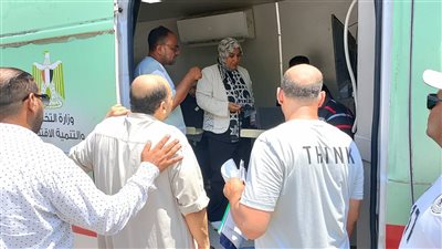 إصدار تراخيص المحال التجارية بالسيارة المتنقلة في مدينة بلقاس