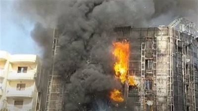 مدير أمن الجيزة يصل لموقع حريق مول حدائق الأهرام.. وفرق الإنقاذ تبحث عن مفقودين