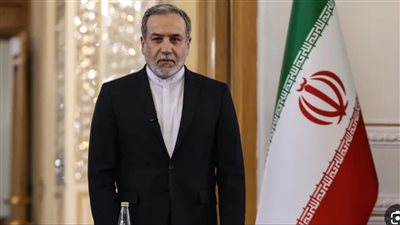 وزير الخارجية الإيراني يجري مباحثات مع وزير الداخلية الباكستاني