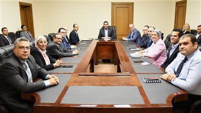 وزير الرياضة يبحث مع وفد المجلس الصحي المصري سبل تعزيز التعاون المشترك