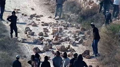 مواجهات بين مستوطنين وقوات جيش الاحتلال عقب إخلاء بؤرة استيطانية شمال الضفة