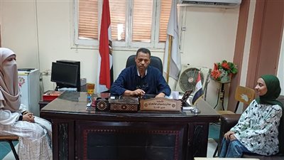 عبدالواحد يستقبل شهد عبدالعليم الحاصلة على المركز الأول بمحافظة قنا في البرمجة