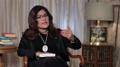 محاضر متبادلة.. فاطمة ناعوت ومهندس يتهمان بعضهما بالسب والقذف في الجيزة
