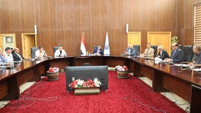 محافظ البحر الأحمر: القانون لخدمة المجتمع ودعم الاستثمار.. وليس لتعطيله
