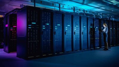 المصرية للاتصالات تحسم موقفها من بيع مراكز البيانات وتتجه للتوسع