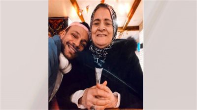 وفاة والدة الفنان محمد عطية