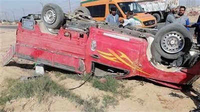 إصابة 17 عاملًا في انقلاب سيارة على طريق أبو سمبل السياحي بأسوان 