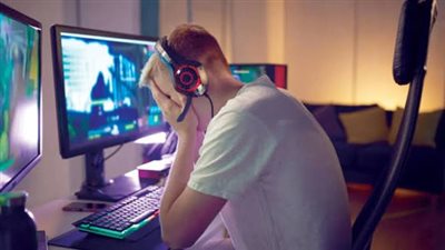 تراجع سن الجريمة إلى 15 عامًا.. الشاذلي يكشف الأسباب ويحذر من تقليد محتوى العنف
