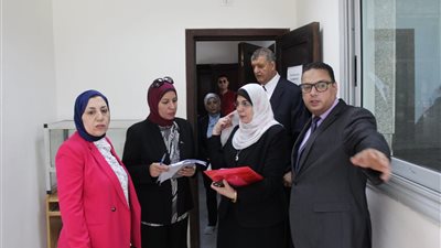 لجنة قطاع الدراسات الصيدلية تتفقد الإمكانات والتجهيزات لكلية الصيدلة بجامعة بنها بالعبور