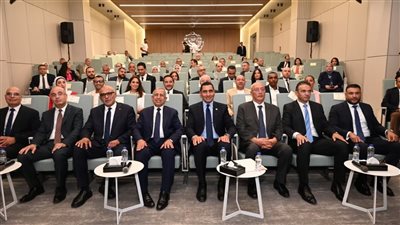 وزير الرياضة يشهد مراسم توقيع بروتوكولات تعاون بين الأكاديمية العربية وعدد من الأندية الرياضية