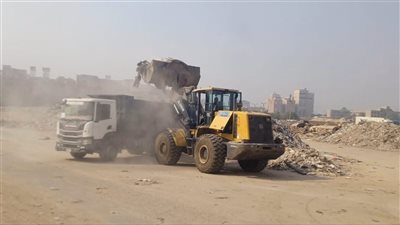 حملات مكثفة لرفع كفاءة النظافة وإزالة تجمعات القمامة بحي المعصرة