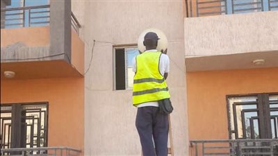 جهاز حدائق أكتوبر يواصل رفع كفاءة شبكات الإنارة العامة بالمدينة