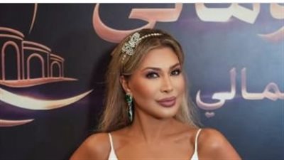 نوال الزغبي تطل بالأبيض في حفل الساحل الشمالي