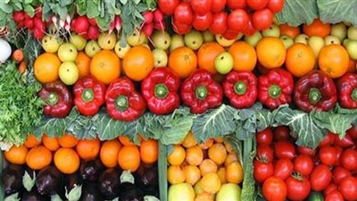 تباين أسعار الخضراوات والفاكهة بسوق العبور