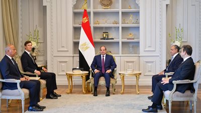 السيسي يؤكد محورية العلاقات الثنائية الاستراتيجية التي تجمع بين مصر والولايات المتحدة