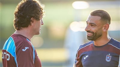 تزايد الطلب على قمصان محمد صلاح في متاجر تركيا الرياضية