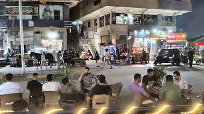 أهالي «الحفرية» يستغيثون بمحافظ الجيزة.. الباعة الجائلون والتكاتك والقمامة تحاصر المنطقة