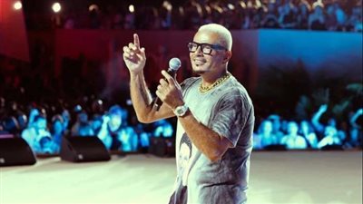 فيديو|عمرو دياب يشعل حفل رأس الحكمة قبل 