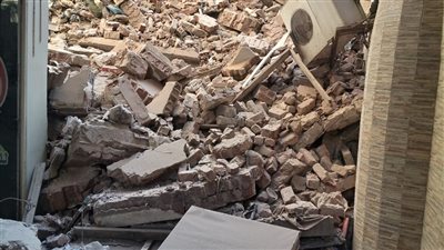 حي المنتزه يكشف أسباب انهيار عقار من 3 طوابق بالمندرة قبلي