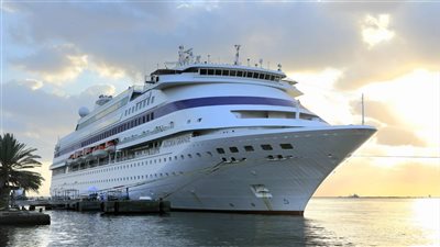 ميناء غرب بورسعيد يستقبل السفينة السياحية «ASTORIA GRANDE»