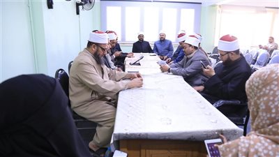 أمين البحوث الإسلامية يتابع مجلس قراءة كتاب (الخصائص المحمدية) للإمام السيوطي بالإسكندرية