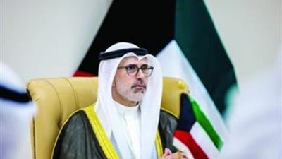 وزير خارجية الكويت يبحث مع رئيس الوزراء القطري الجهود الدبلوماسية لخفض التصعيد بالمنطقة