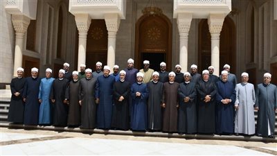 وزير الأوقاف يجتمع بمديري المديريات ويشدد على الالتزام بموضوع خطبة الجمعة ووقتها