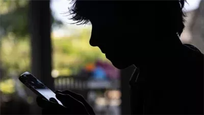 فرنسا تلغي حظر وسائل التواصل للأطفال دون 15 عاما