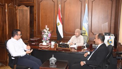 نائب محافظ الإسكندرية تبحث مع «شباب المتوسط للتنمية» تعزيز التعاون في المبادرات البيئية والمجتمعية