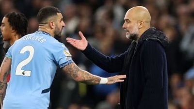 ووكر يفجر خلافًا ناريًا مع جوارديولا.. دموع المدرب تنهي علاقة قائد السيتي بالفريق