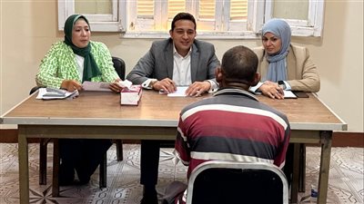 نائب محافظ الفيوم  يعقد لقاءً لخدمة المواطنين بقرية 