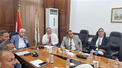 شعبة الأدوات الكهربائية تناقش التوسع في تصنيع لمبات الليد