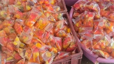 ضبط 1600 كيلو مخللات متنوعة بمصنع دون ترخيص بالفيوم 