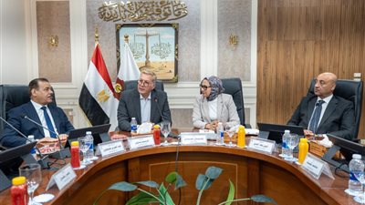 وزير البترول ومحافظ الوادي الجديد يشهدان إنشاء أول مدرسة تطبيقية للتعدين والفوسفات