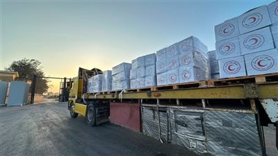 اليوم العالمي للعمل الإنساني.. «زاد العزة» الـ260 تنطلق من مصر لغزة