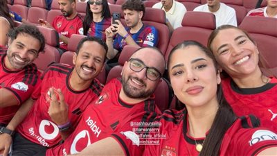 كريم فهمي وأحمد فهمي ومروان سري يشعلون أجواء مباراة الأهلي وبرشلونة
